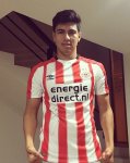 erick-gutierrez--posando-con-la-camiseta-del-psv--erickgutierrez.jpg